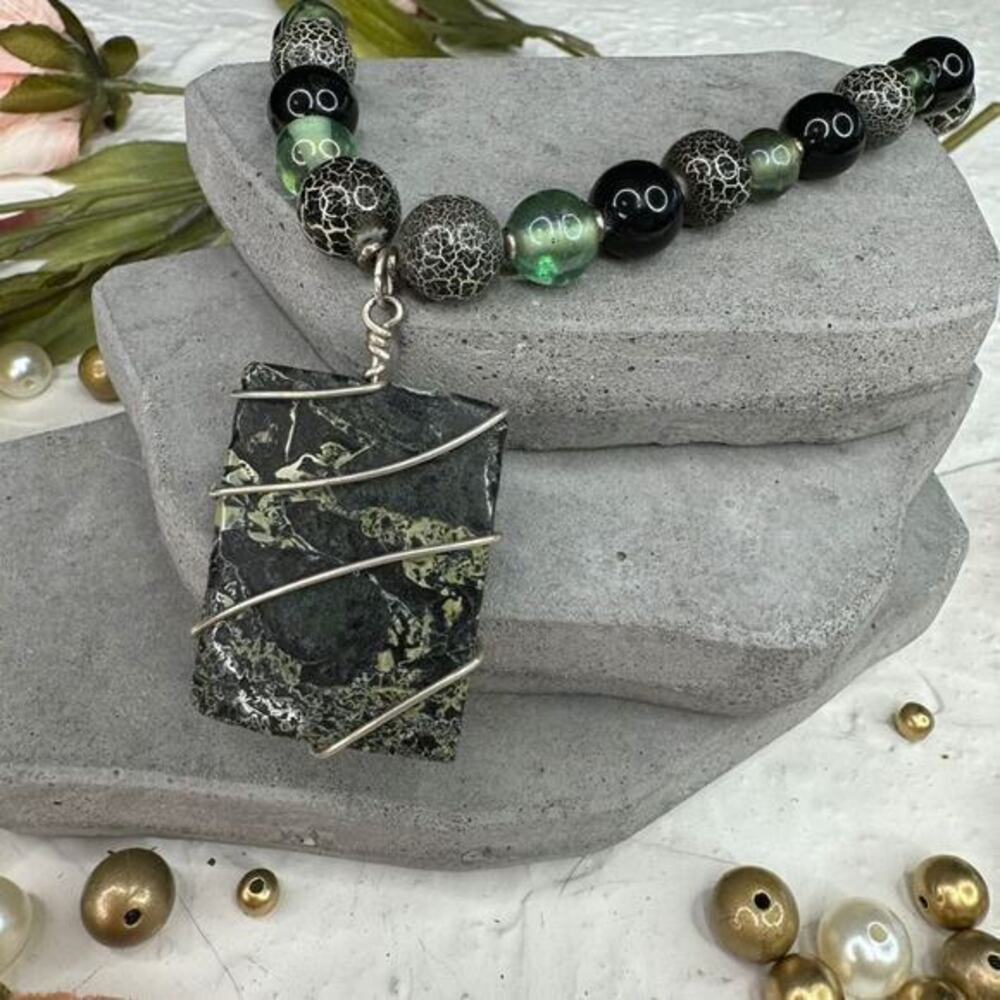 Handmade Silver-Toned Necklace with Blackstone Wrap Pendant Unisex‎ Adjustable